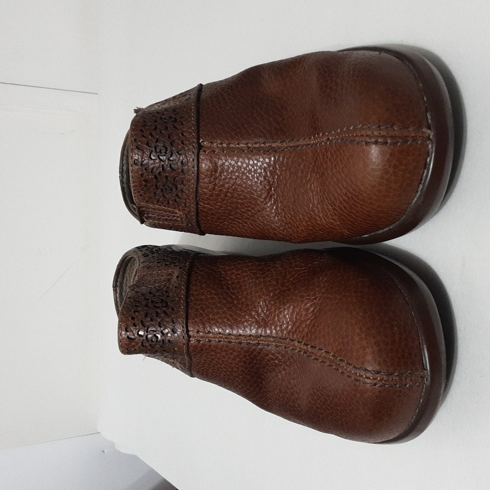 ARIAT Women's 5.5B‎ Brown Pebbled Leather Slip On Clog/ Shoes